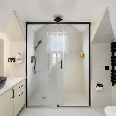 펜션 Douro Prestige Urban Retreat With Shared S-pool & Gym *