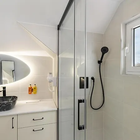 펜션 Douro Prestige Urban Retreat With Shared S-pool & Gym 포르투