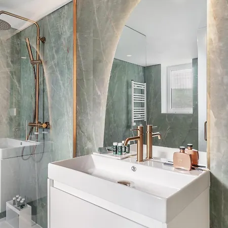 Douro Prestige Urban Retreat With Shared S-pool & Gym 펜션 포르투