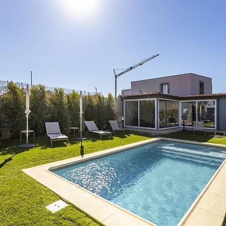 Douro Prestige Urban Retreat With Shared S-pool & Gym