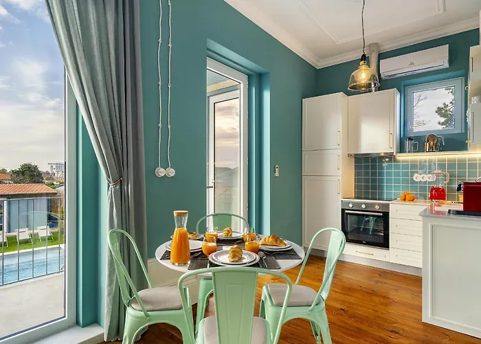 Semesterbostad Douro Prestige Urban Retreat With Shared S-pool & Gym Oporto