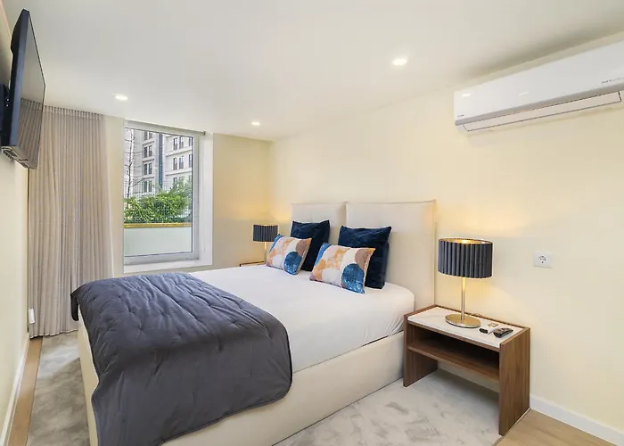 Douro Prestige Urban Retreat With Shared S-pool & Gym بيت للعطل بورتو