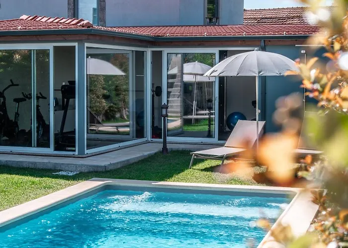 Douro Prestige Urban Retreat With Shared S-pool & Gym بيت للعطل *