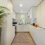 Douro Prestige Urban Retreat With Shared S-pool & Gym